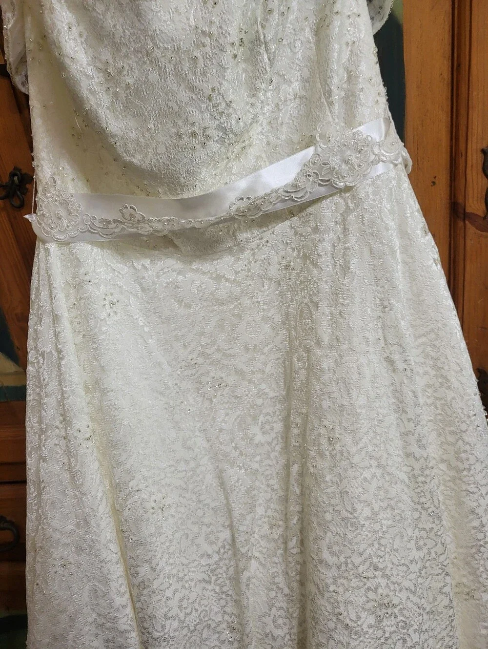 David's Bridal Lace A-Line Wedding Dress With Delicate Cap Sleeves Top - Picture 3 of 10